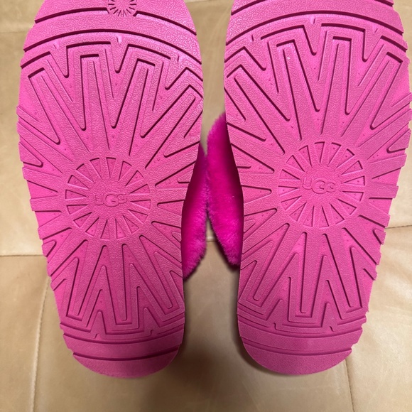 UGG Funkette Platform Slippers HOT PINK Size 8 - Picture 2 of 6